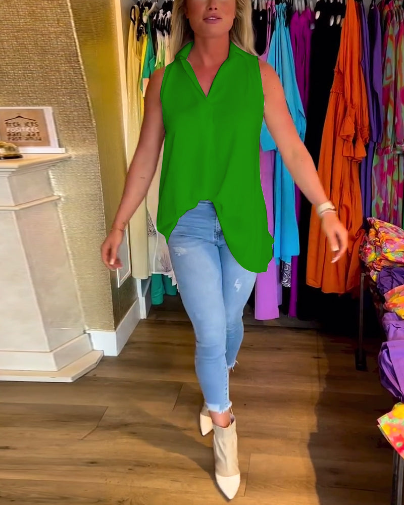 Adriana - Mouwloze top met ruches en revers