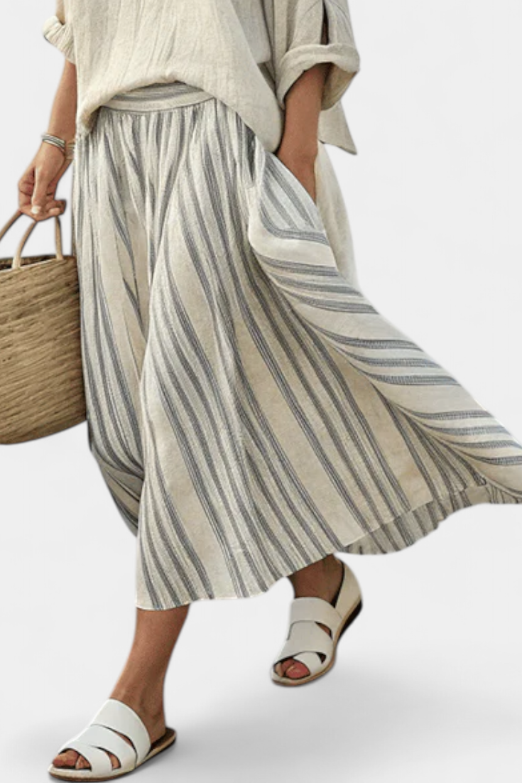 Casual Daisy-set met Oversized Blouse en Midi Rok met Strepen in Bamboelinnen voor een Elegante en Comfortabele Stijl