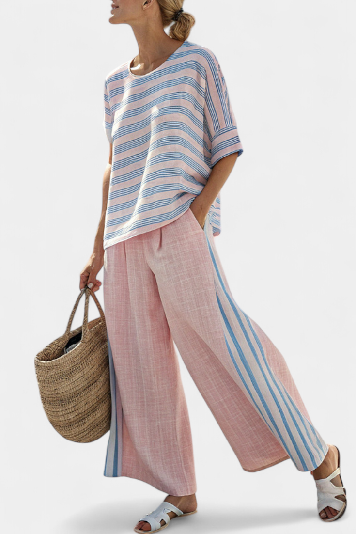 Mediterrane Daisy-set in bamboelinnen in zacht pastelroze met elegante lichtblauwe strepen